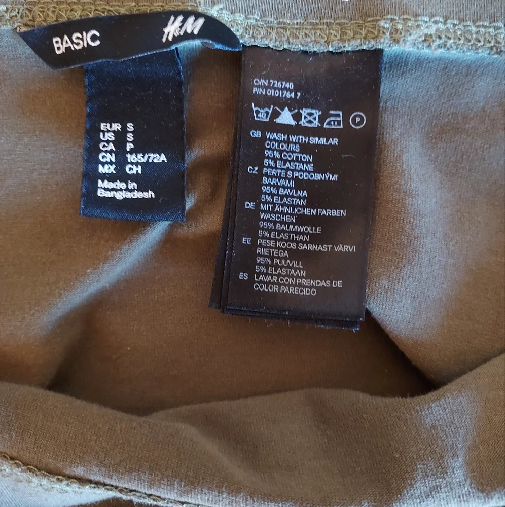 H&M Basics Army Green Classic Mini Skirt - Picture 2 of 2